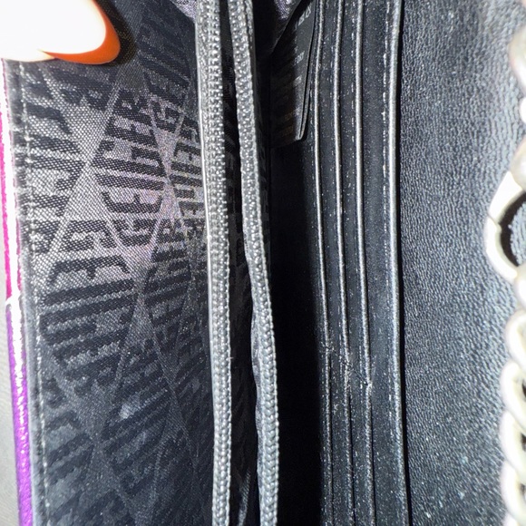KURT GEIGER KENSINGTON WALLET ON CHAIN